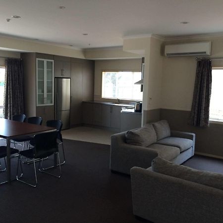 Bruce Pulman Lodge ปาปาคูรา ภายนอก รูปภาพ