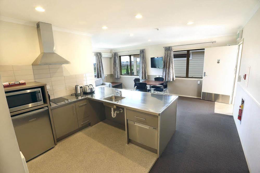 Bruce Pulman Lodge ปาปาคูรา ภายนอก รูปภาพ